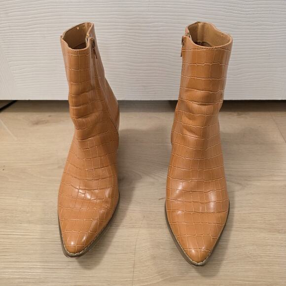 Coconuts By Matisse Tan Faux Leather Snakeskin Western Heeled Ankle Boot Sz 8.5M - Picture 3 of 6